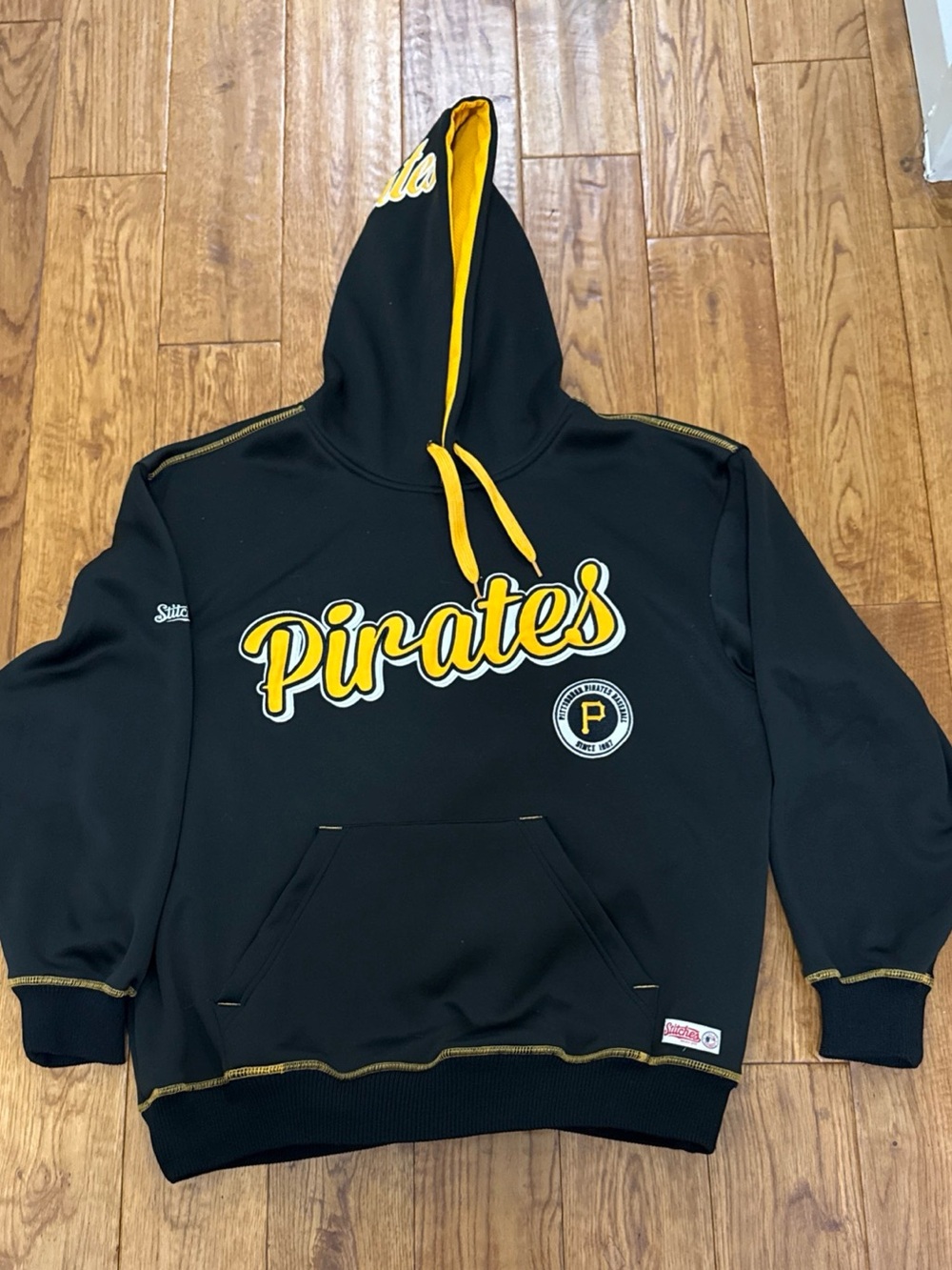 Stitches genuine merchandise Pittsburgh Pirates embroidered patch hoodie. Sz lg